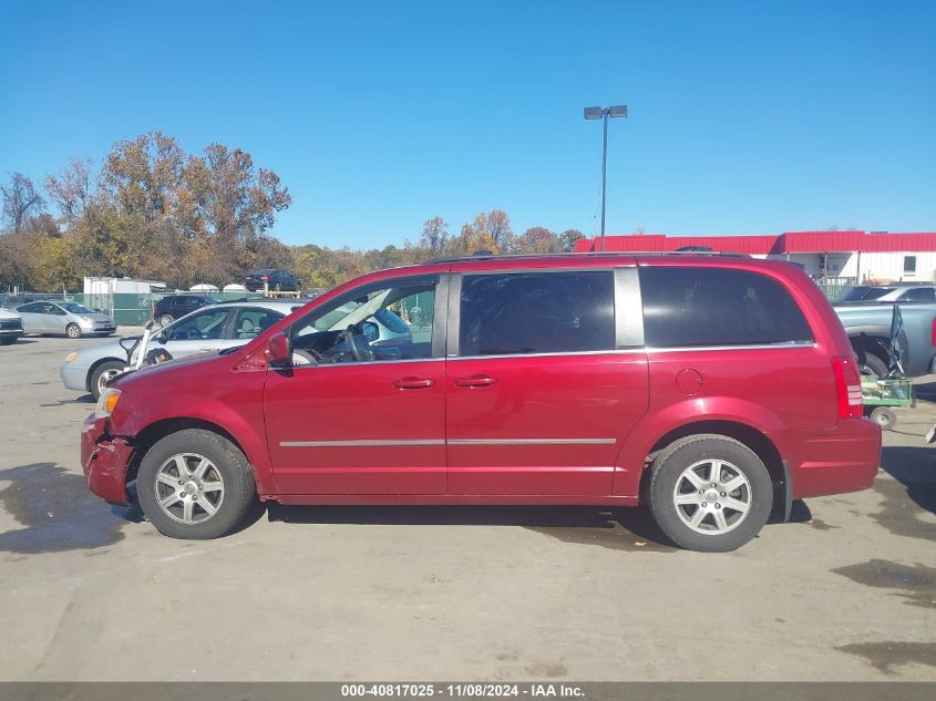 2010 Chrysler Town & Country Touring Plus VIN: 2A4RR8D18AR320392 Lot: 40817025