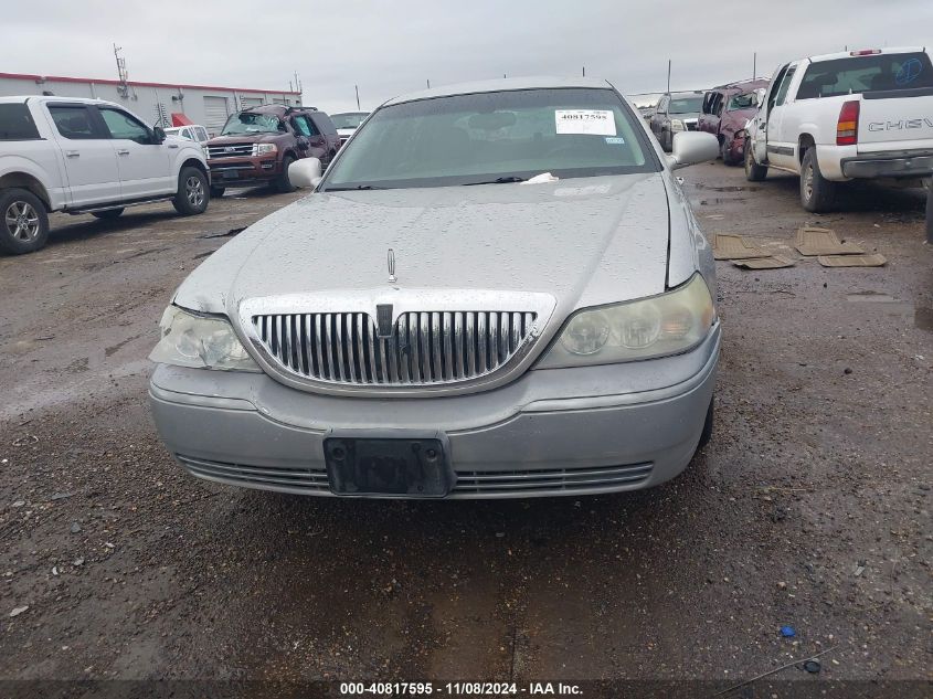 2003 Lincoln Town Car Executive VIN: 1LNHM81W33Y629987 Lot: 40817595