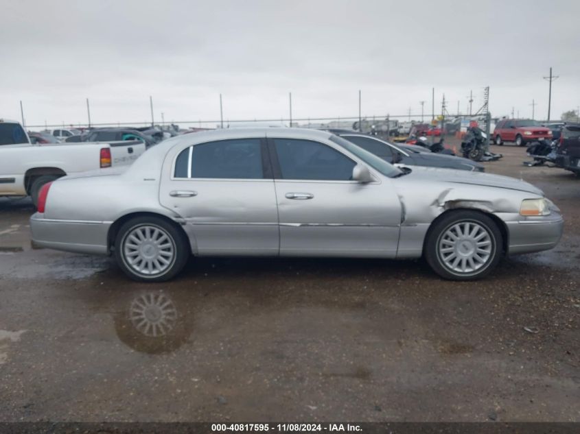 2003 Lincoln Town Car Executive VIN: 1LNHM81W33Y629987 Lot: 40817595