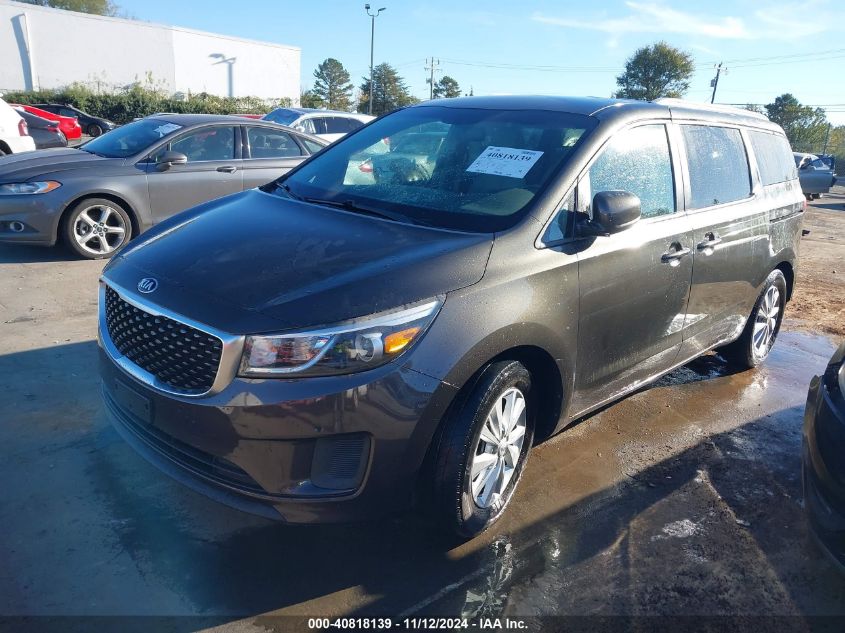 VIN KNDMB5C15J6395742 2018 KIA SEDONA no.2