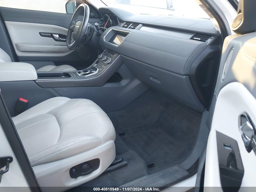 2019 LAND ROVER RANGE ROVER EVOQUE VIN: SALVP2RX5KH329187