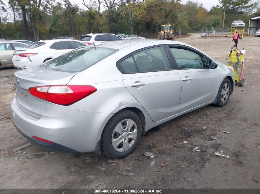 VIN KNAFK4A67G5515814 2016 KIA FORTE no.4