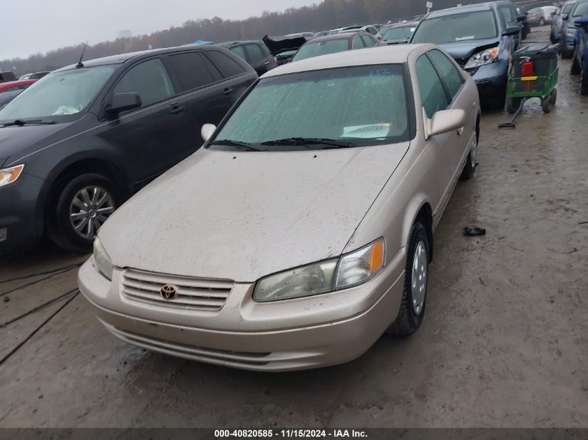 1998 Toyota Camry Le VIN: 4T1BG22K7WU380711 Lot: 40820585