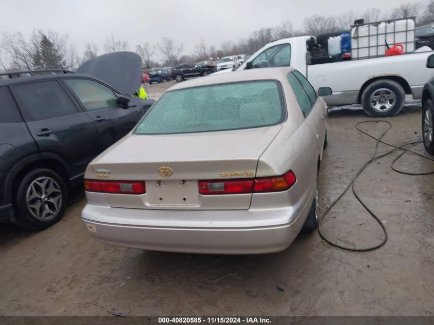 1998 Toyota Camry Le VIN: 4T1BG22K7WU380711 Lot: 40820585