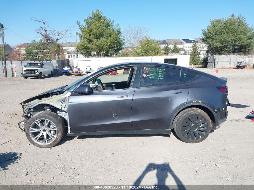 2024 Tesla Model Y Long Range Dual Motor All-Wheel Drive/Rwd VIN: 7SAYGDED3RF092501 Lot: 40820923