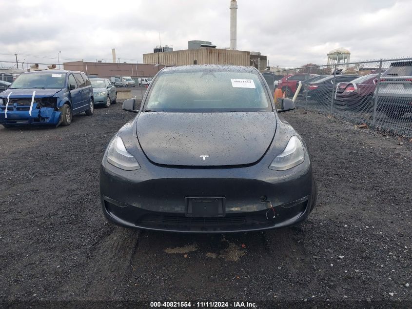 2024 Tesla Model Y Long Range Dual Motor All-Wheel Drive VIN: 7SAYGDEE3RF033716 Lot: 40821554