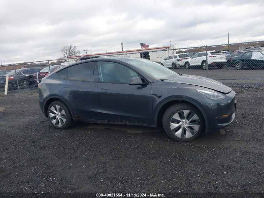 2024 Tesla Model Y Long Range Dual Motor All-Wheel Drive VIN: 7SAYGDEE3RF033716 Lot: 40821554