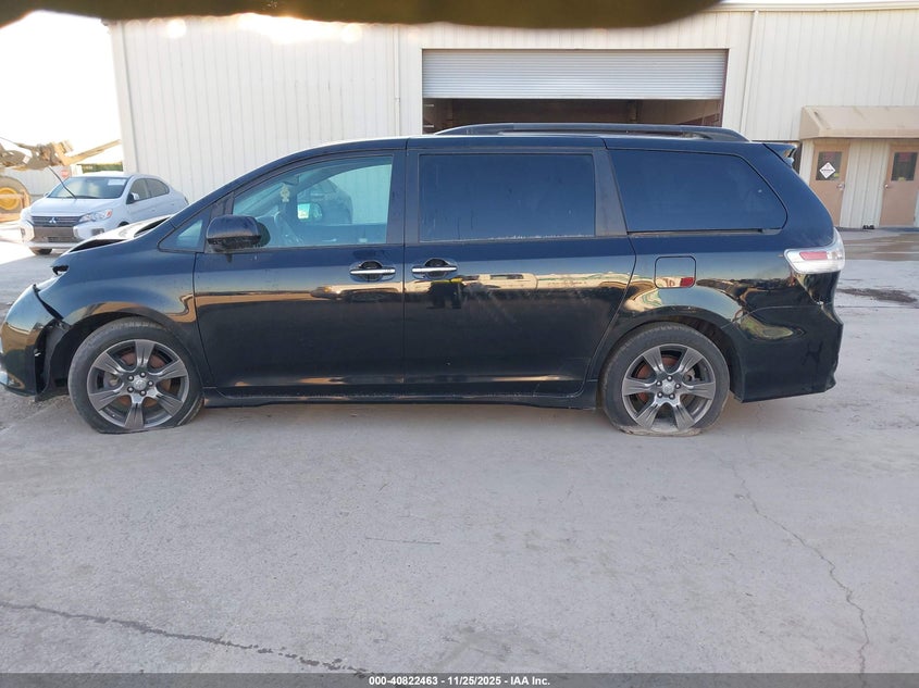 2017 Toyota Sienna Se VIN: 5TDXZ3DC8HS881260 Lot: 40822463