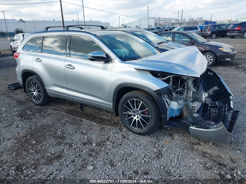 TOYOTA HIGHLANDER SE 2017