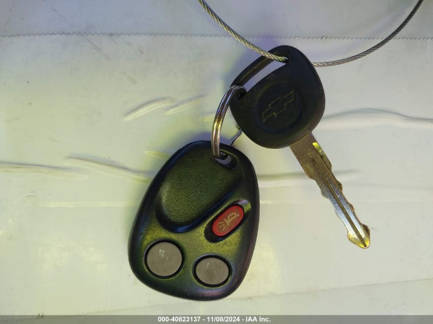 2004 Chevrolet Tahoe Ls VIN: 1GNEC13ZX4R235169 Lot: 40823137