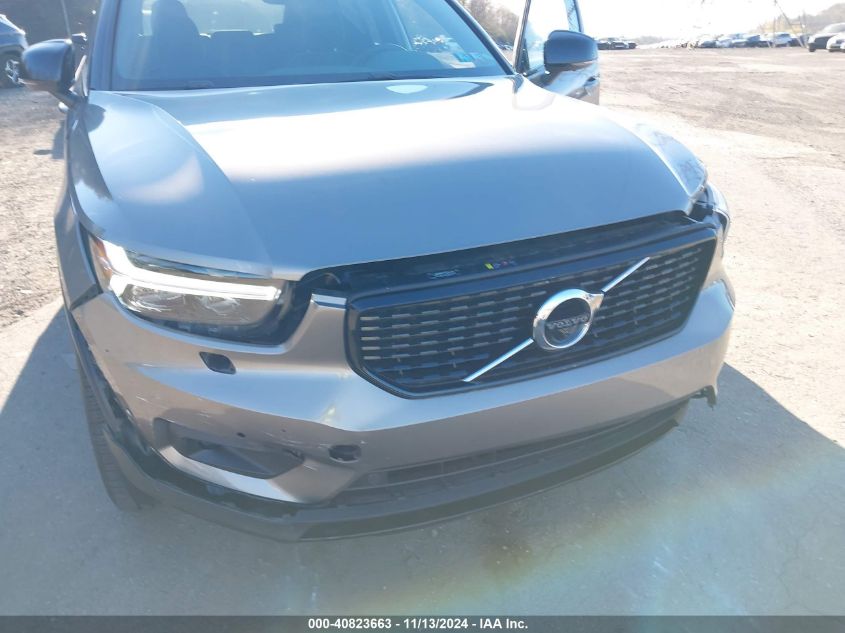 2022 Volvo Xc40 T5 R-Design VIN: YV4162UM5N2743998 Lot: 40823663