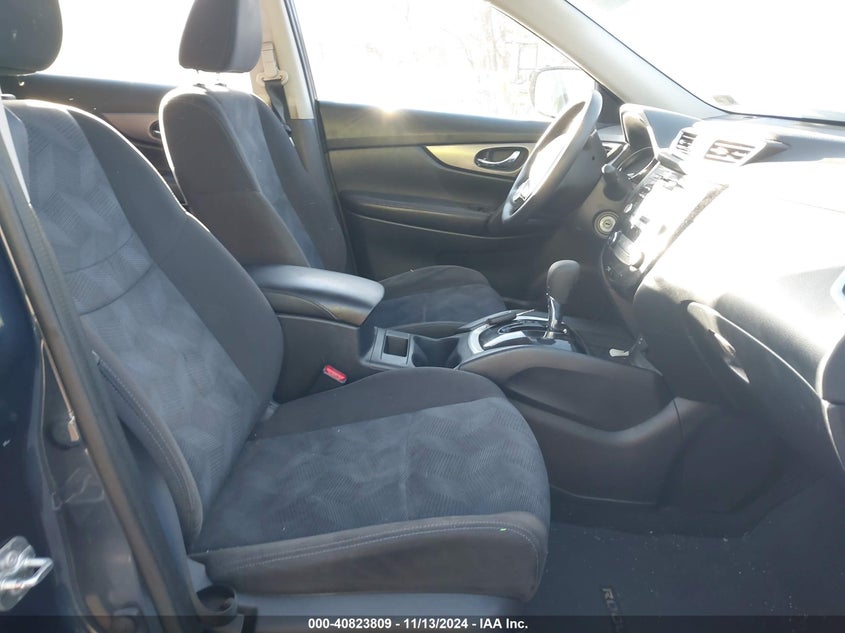 2015 NISSAN ROGUE S - KNMAT2MV7FP586001