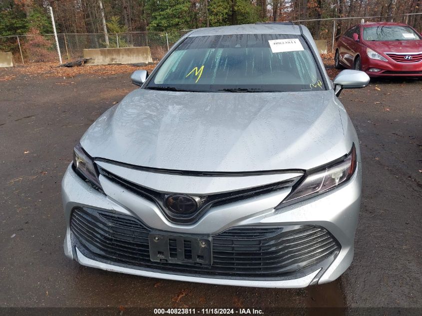 2018 Toyota Camry Le VIN: 4T1B11HK8JU045372 Lot: 40823811