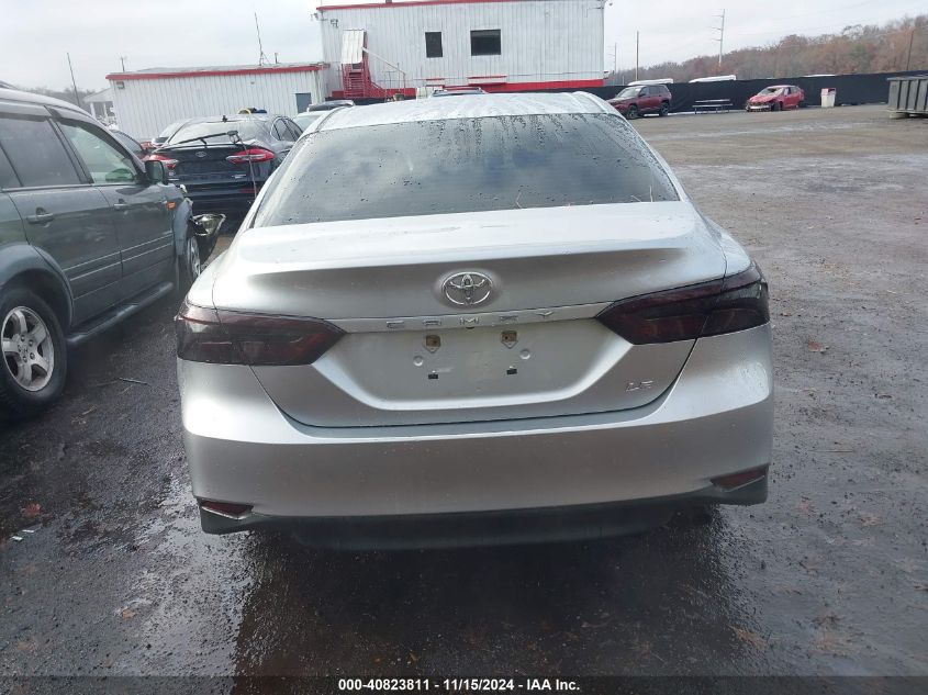 2018 Toyota Camry Le VIN: 4T1B11HK8JU045372 Lot: 40823811