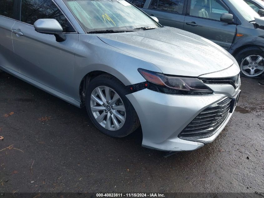 2018 Toyota Camry Le VIN: 4T1B11HK8JU045372 Lot: 40823811