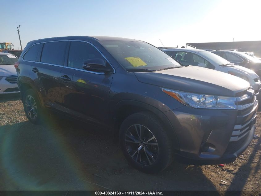 VIN 5TDZARFH0KS059636 2019 Toyota Highlander, LE no.1