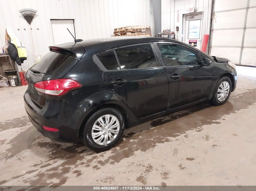 2017 KIA FORTE VIN: KNAFK5A82H5705075