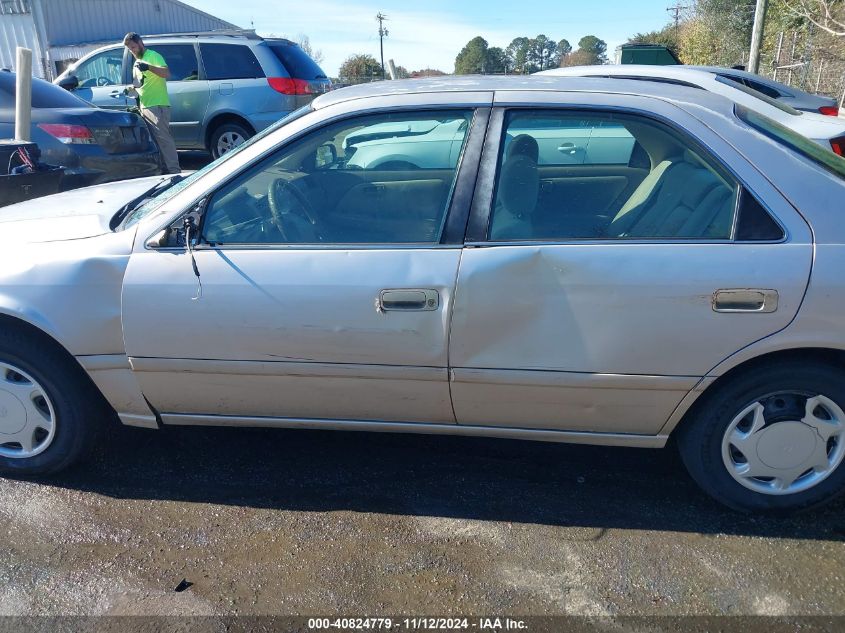 2000 Toyota Camry Ce VIN: 4T1BG22K7YU757086 Lot: 40824779