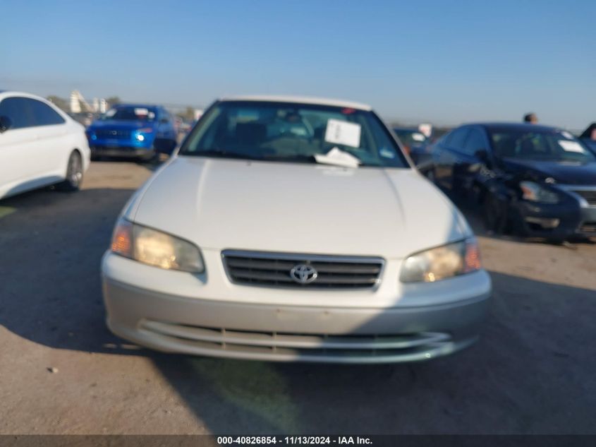 2001 Toyota Camry Le VIN: JT2BG22K710574281 Lot: 40826854