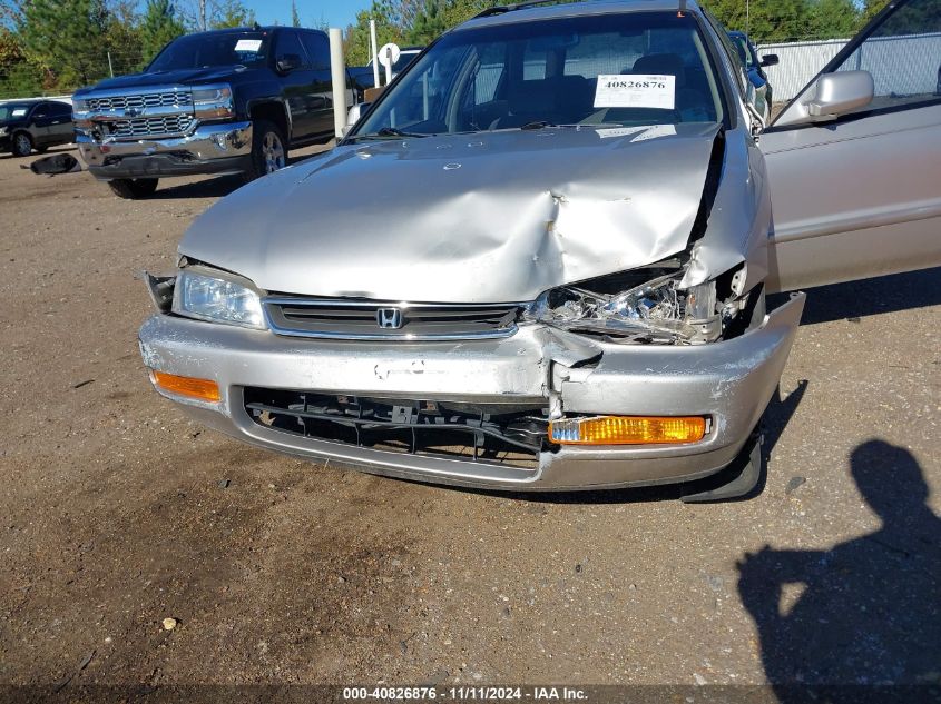 1996 Honda Accord Ex VIN: 1HGCE1895TA007209 Lot: 40826876