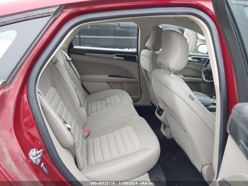 2019 FORD FUSION SE VIN: 3FA6P0HD0KR159560
