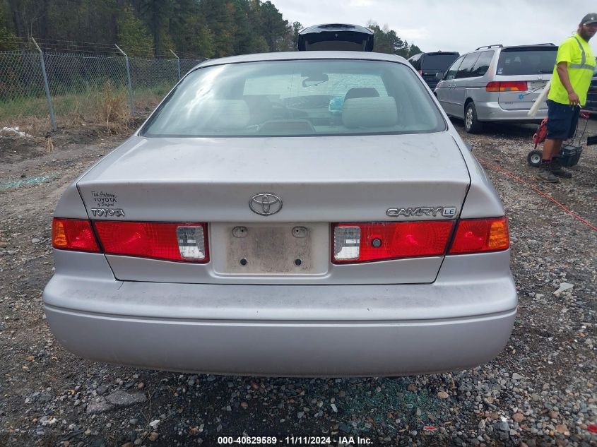 2001 Toyota Camry Le VIN: 4T1BG22K31U088465 Lot: 40829589