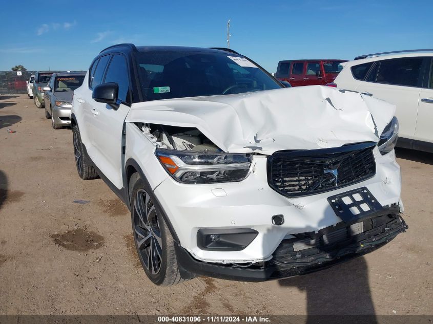 VIN YV4AC2HM9N2789272 2022 Volvo XC40, T4 R-Design no.1