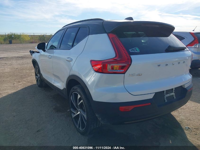 VIN YV4AC2HM9N2789272 2022 Volvo XC40, T4 R-Design no.3