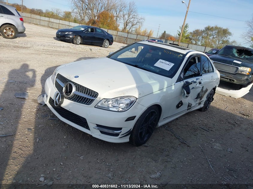 2012 MERCEDES-BENZ C VIN: WDDGF8BB3CR212598