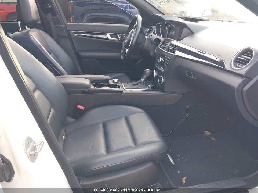 2012 MERCEDES-BENZ C VIN: WDDGF8BB3CR212598