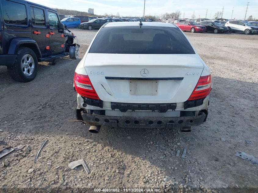 2012 MERCEDES-BENZ C VIN: WDDGF8BB3CR212598