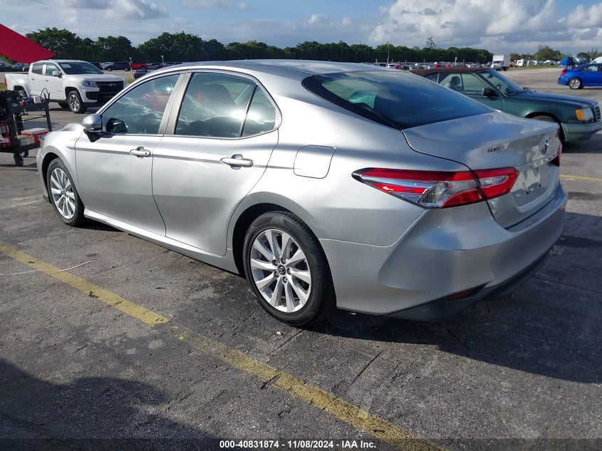 Vin: 4t1b11hk2ju099833, lot: 41321476, toyota camry le 20183
