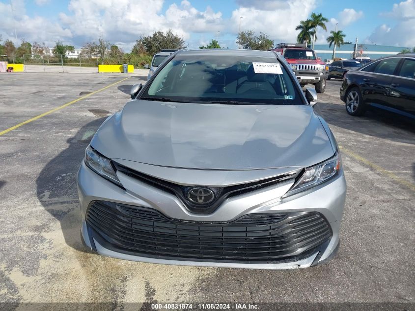 2018 Toyota Camry Le VIN: 4T1B11HK2JU099833 Lot: 40831874