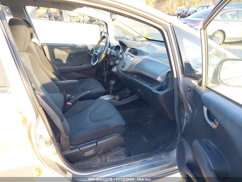 2009 HONDA FIT VIN: JHMGE88489C001445