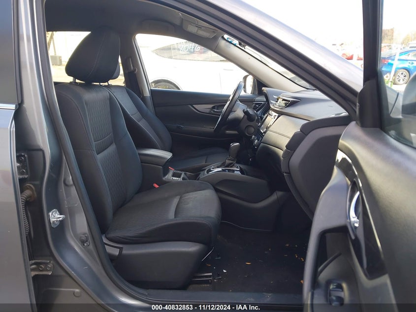 2017 NISSAN ROGUE VIN: JN8AT2MV0HW272980