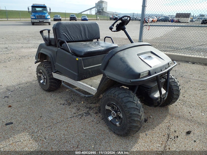 1998 EZ ELECTRIC GOLF CART