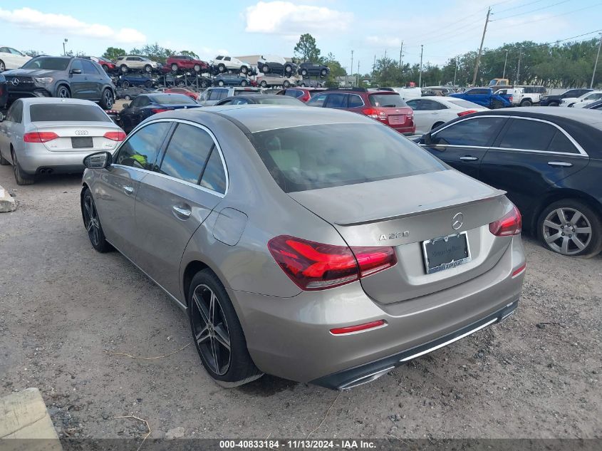 2019 Mercedes-Benz A 220 VIN: WDD3G4EB2KW001635 Lot: 40833184