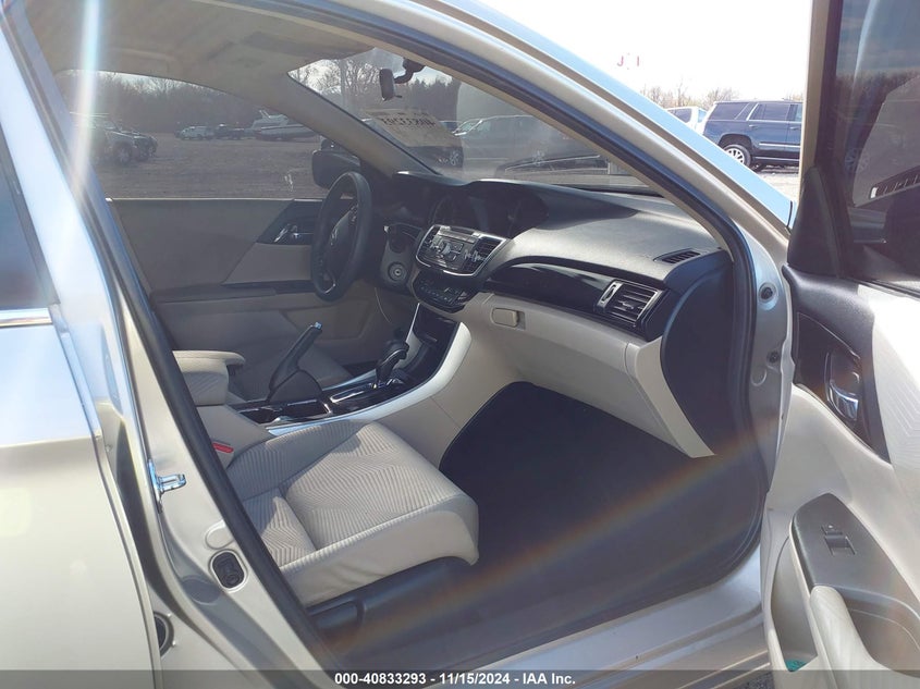 2016 HONDA ACCORD VIN: 1HGCR2F38GA194010