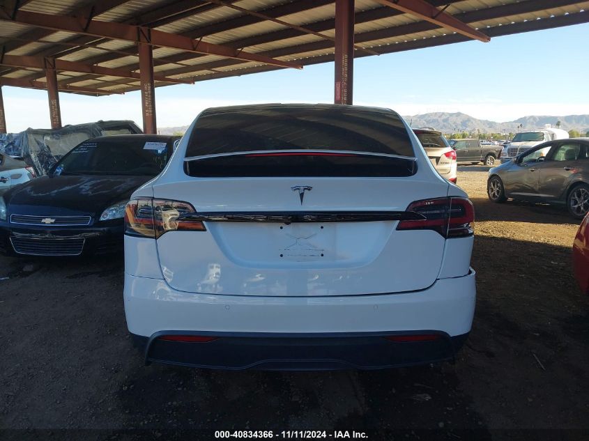 2022 Tesla Model X Dual Motor All-Wheel Drive VIN: 7SAXCBE57NF327125 Lot: 40834366