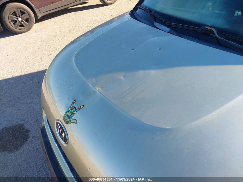 2010 Kia Soul + VIN: KNDJT2A27A7035859 Lot: 40834561