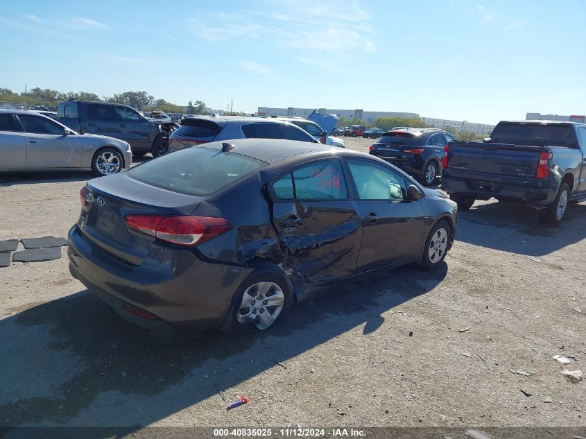 VIN 3KPFK4A7XHE152412 2017 KIA Forte, LX no.4