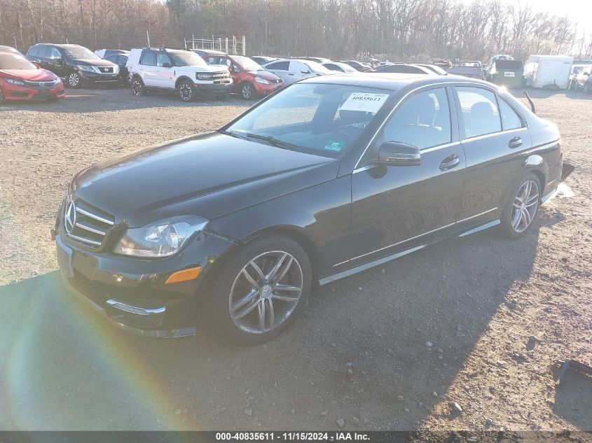 2014 Mercedes-Benz C 300 Luxury 4Matic/Sport 4Matic VIN: WDDGF8AB7ER305273 Lot: 40835611