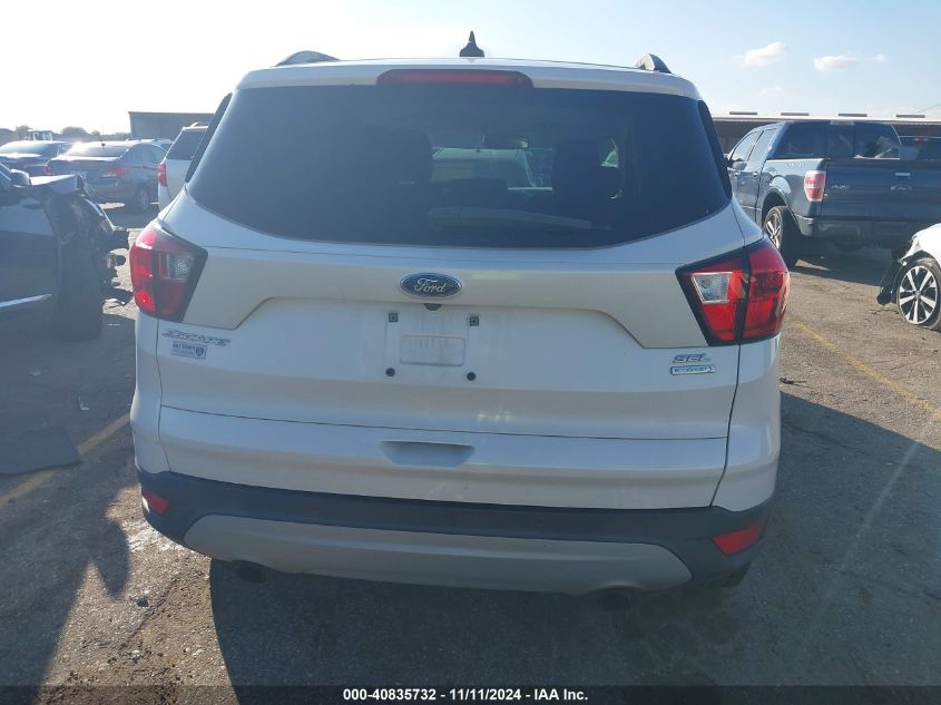 VIN 1FMCU0HD4KUA70987 2019 FORD ESCAPE no.16