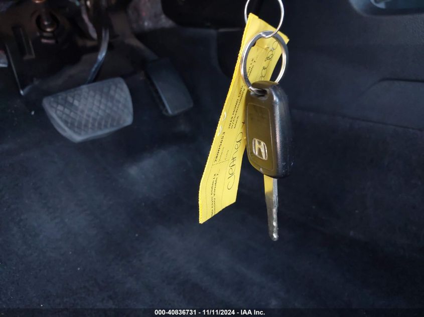VIN 19XFC2F6XKE002082 2019 HONDA CIVIC LX
