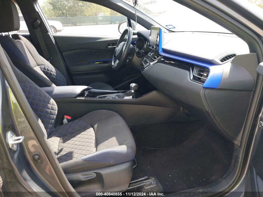 2022 TOYOTA C-HR VIN: NMTKHMBX8NR146698