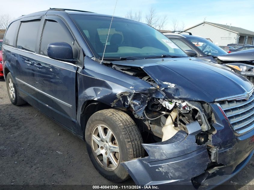 2009 Chrysler Town & Country Touring VIN: 2A8HR541X9R592592 Lot: 40841209