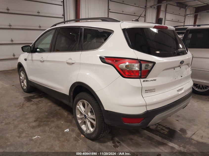 VIN 1FMCU9GD5JUD08270 2018 FORD ESCAPE SE
