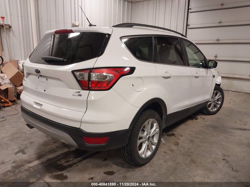VIN 1FMCU9GD5JUD08270 2018 FORD ESCAPE SE