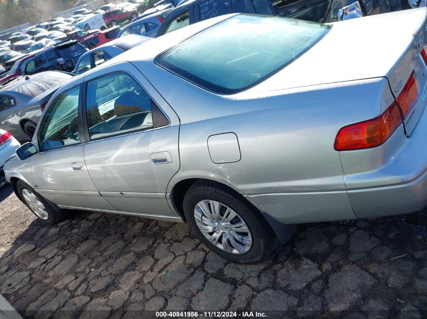 2001 Toyota Camry Le VIN: 4T1BG22K31U030629 Lot: 40841956