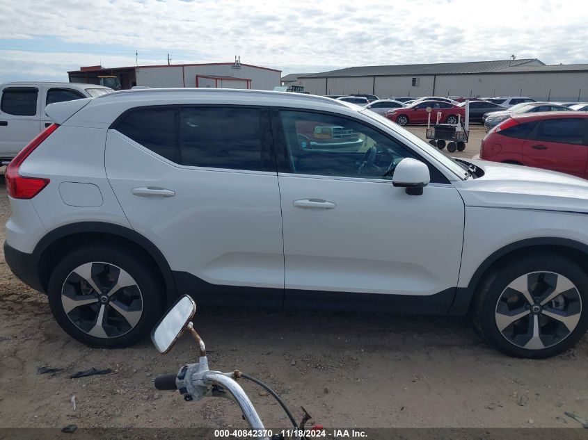 2023 Volvo Xc40 B4 Plus Bright Theme VIN: YV4K92HE1P2032431 Lot: 40842370